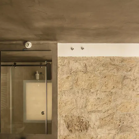 Belledonne & Gallery לינה וארוחת בוקר 3*
