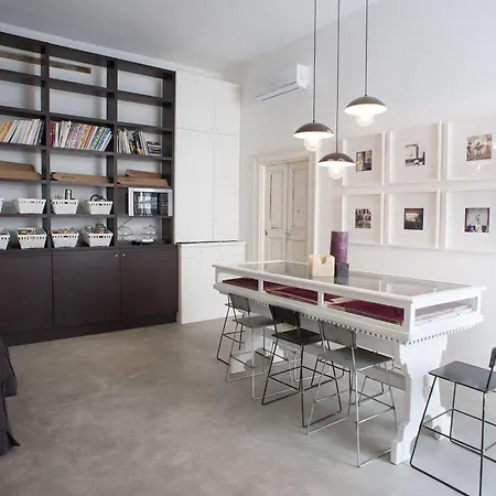 Belledonne & Gallery לינה וארוחת בוקר 3*