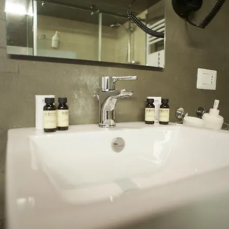 百丽多恩套房与画廊住宿加早餐旅馆 4* 那不勒斯