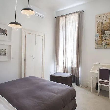 Bed & Breakfast Belledonne & Gallery Naples