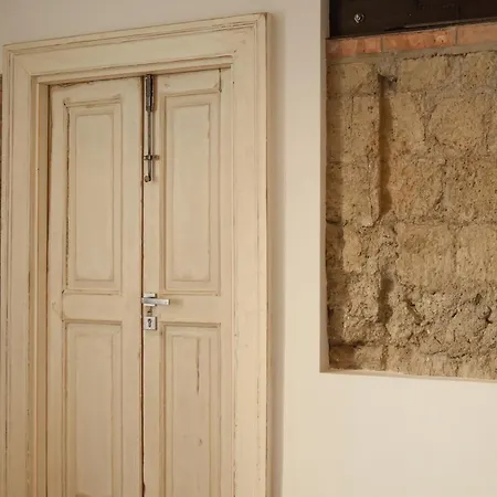 百丽多恩套房与画廊住宿加早餐旅馆 那不勒斯